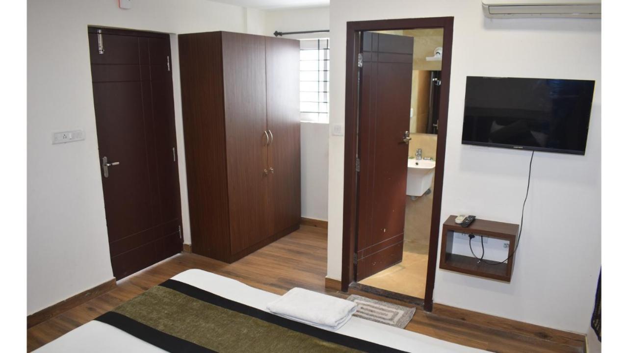 Symphony Suites Bangalore Eksteriør bilde